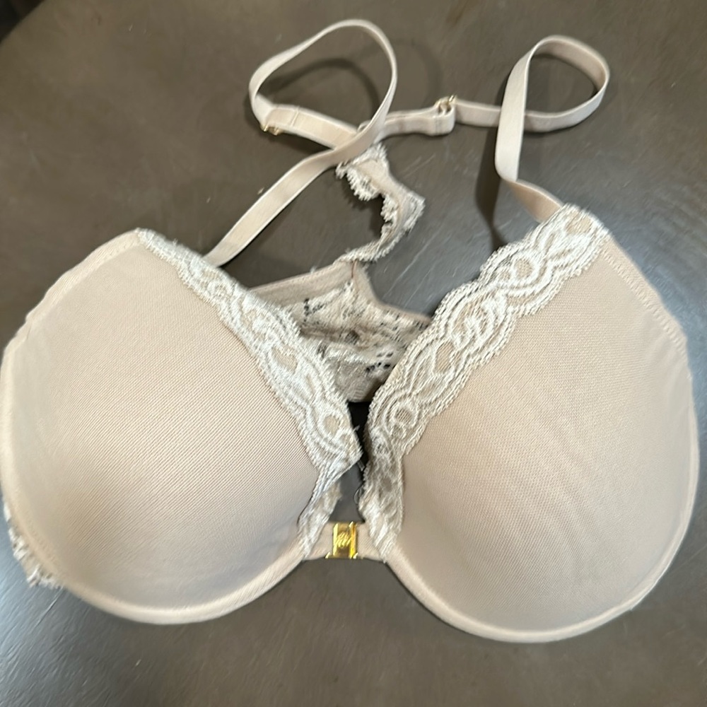 36c Natori T back bra front closure